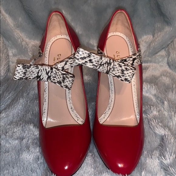 Gucci Patent Snakeskin Bow Leather Mary Jane Pumps - Picture 2 of 5